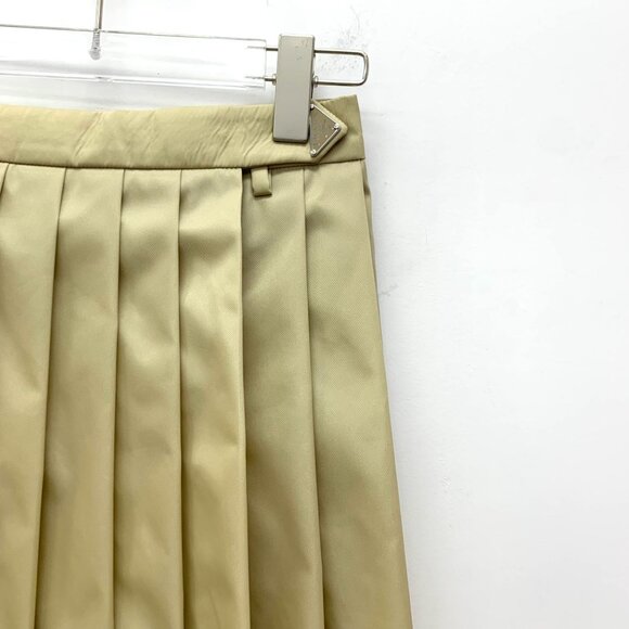 Prada Re-Nylon Khaki Pleated Skirt With Logo Triangle Size XS Brand New With Tag - Picture 8 of 8